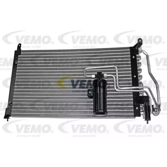 Vemo V40-62-0018 Condenser, air conditioning to suit Opel, Vauxhall